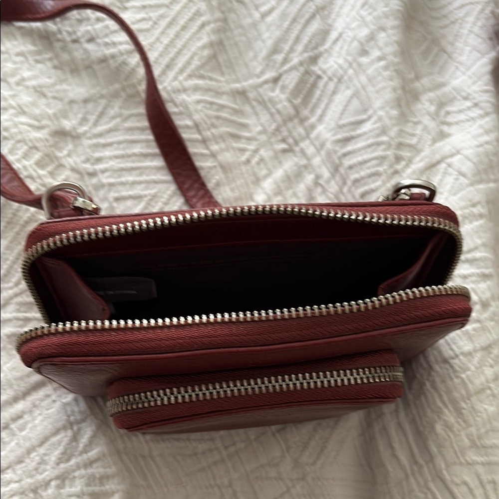 Matt & Nat Small Red Crossbody Bag with Minimalist Design - Picture 2 of 3
